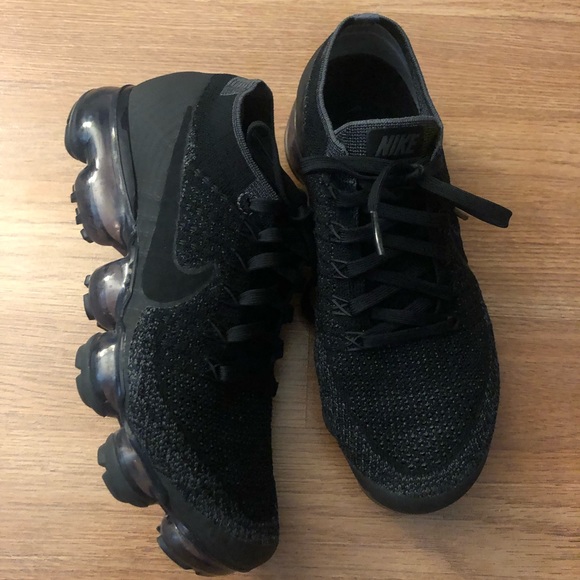 Nike Shoes - Nike vapormax